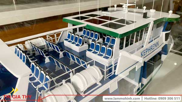 Mô hình tàu được làm bởi các chi tiết tinh xảo Mô hình tàu được làm bởi các chi tiết tinh xảo