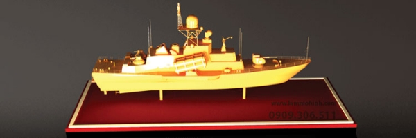 Mô hình tàu trong phong thủy- vật trưng bày mang khao khát thành công